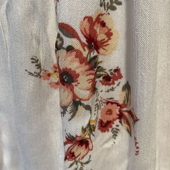 Hollister off the shoulder top! Cream w/orange floral pattern Size Medium NWT - Picture 4 of 5